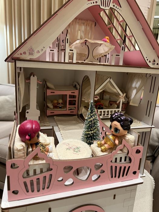 Дитячий деревʼяний будиночок