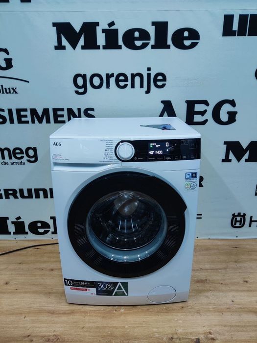 Пральна машина AEG™ EXCLUSIVE 9000 Series з парою. Made in Italy.
