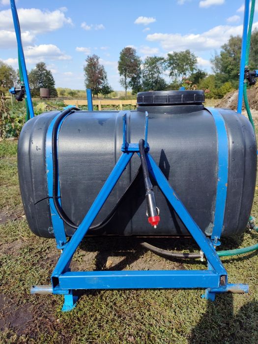 Продам оприскувач Сумська обл Роменський район.