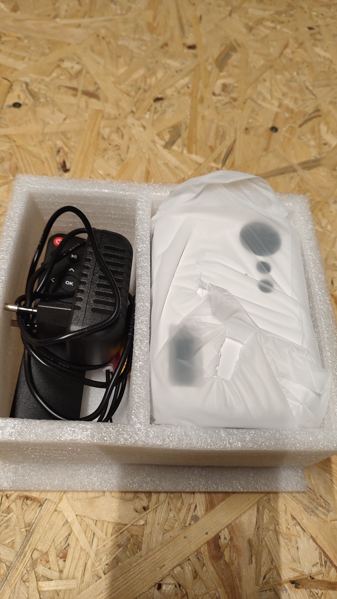 Mini projektor M24 komplet