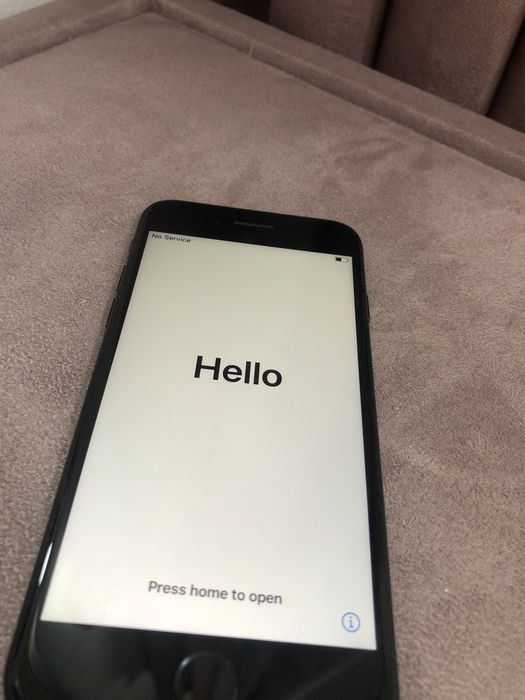 Iphone SE Preto 64GB cabo e fones