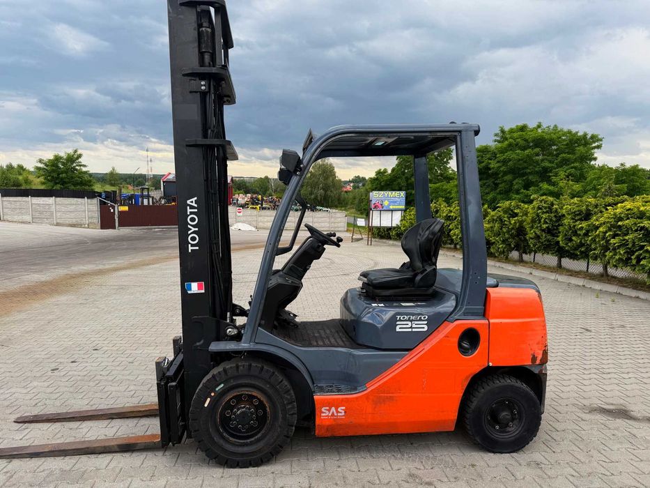 wózek widłowy TOYOTA 8FDF25 diesel 4.50m przesuw 4-sekcja 3600mtg 2018