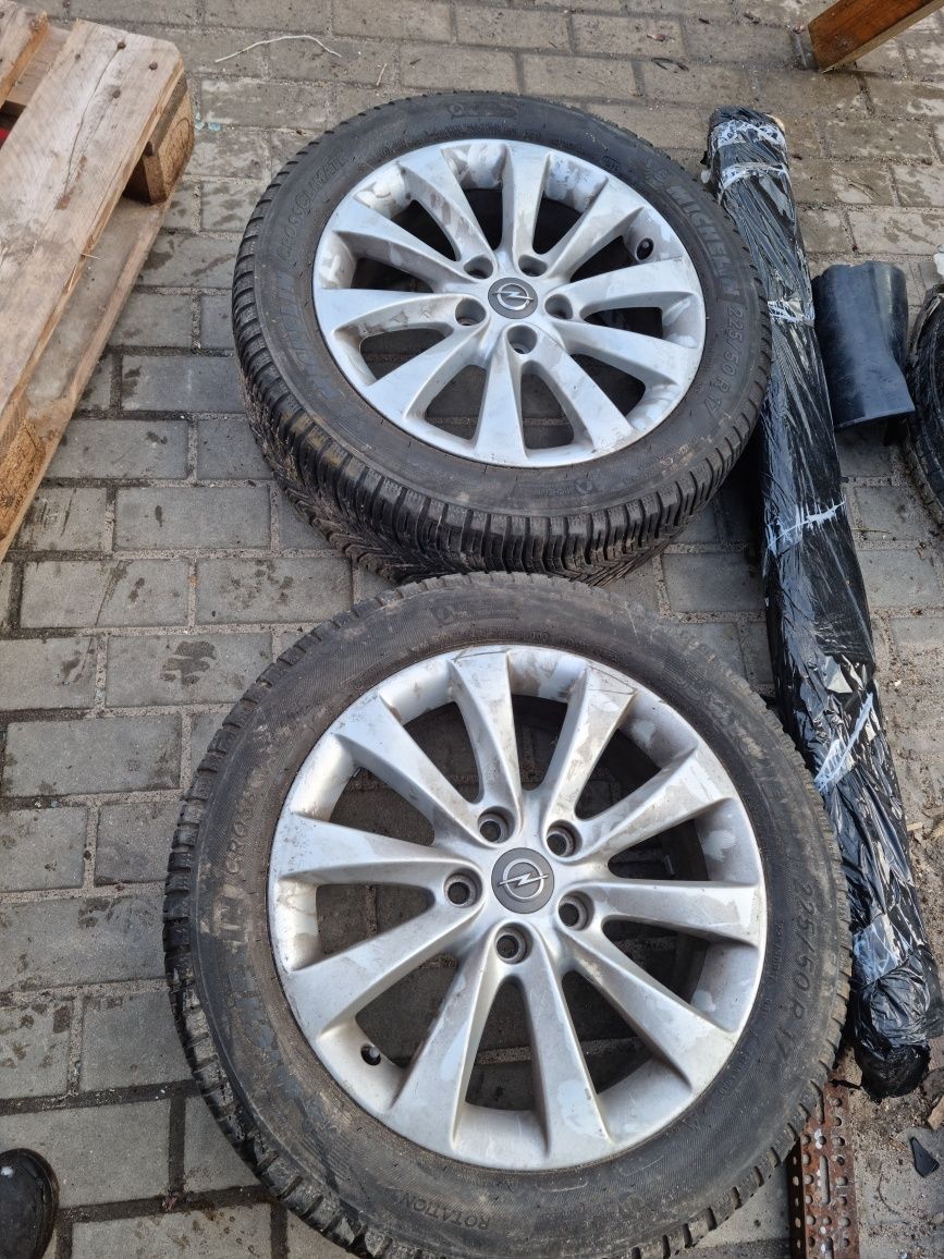 Sprzedam felgi 17' opel Astra zafira 5x115 et44 2 szt