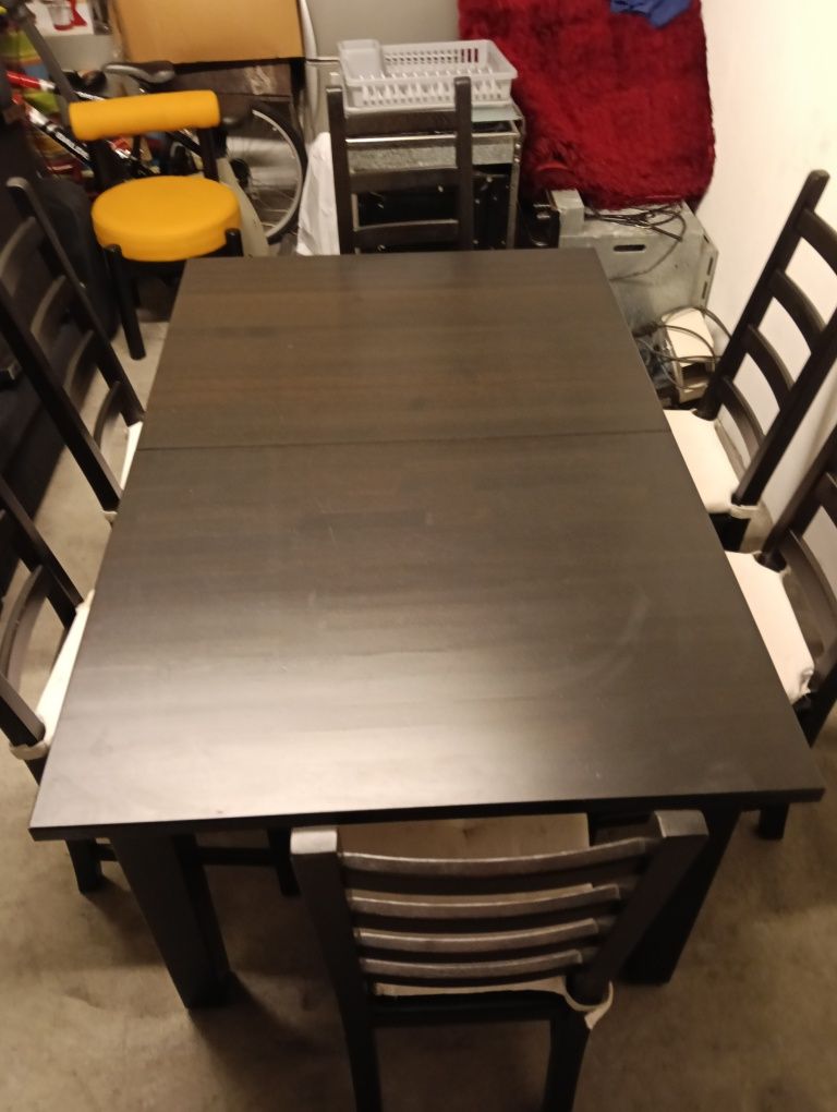 Mesa de cozinha com 6 cadeiras de aumentar o máximo fica com 180