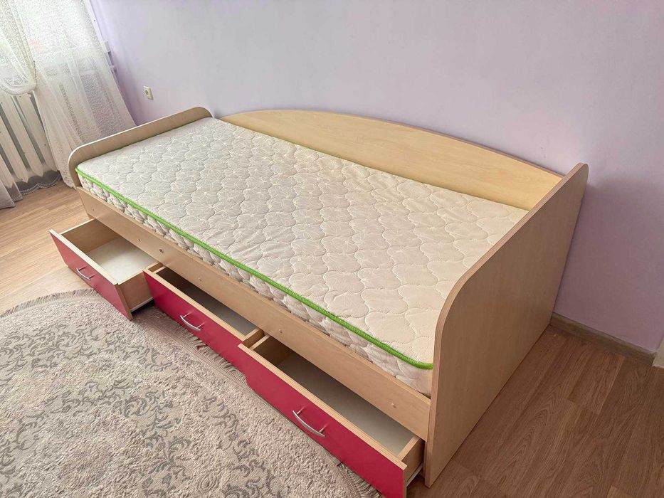 Ліжко для дівчинки