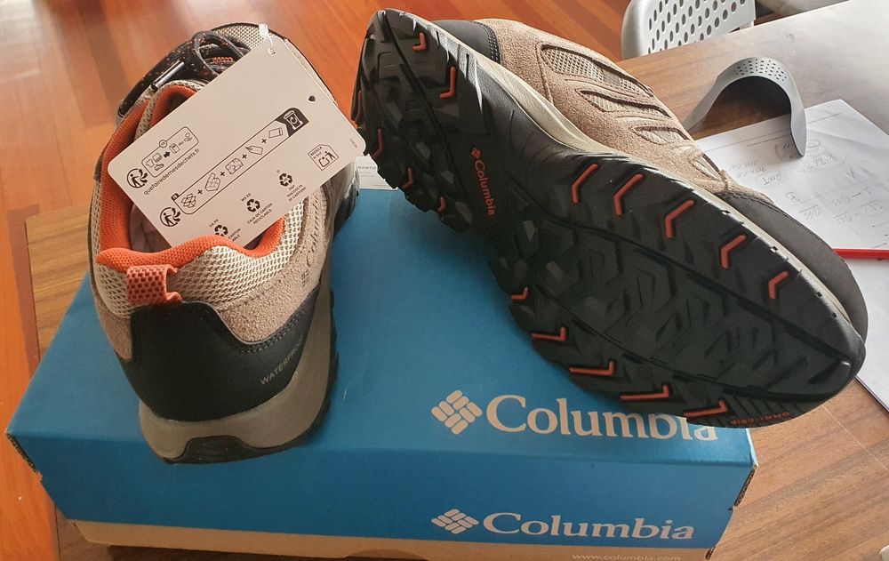 Sapatilha/bota Columbia, com etiqueta, 42,5