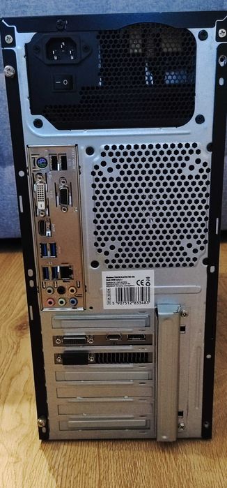 Komputer stacjonarny  Procesor: Intel i5-6600 - bardzo dobry stan