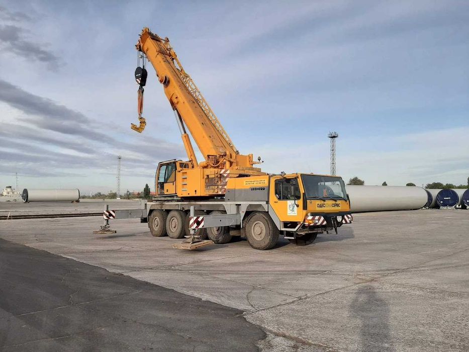 Крани автомобільні та гусеничні в оренду вантажопідємністю 45-200 тонн