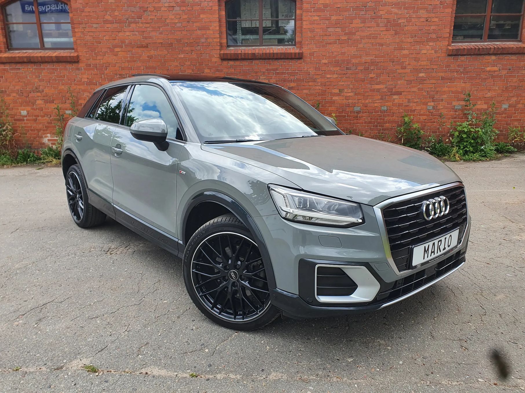 Audi Q2 * S-LINE * Panorama * GetHelp *