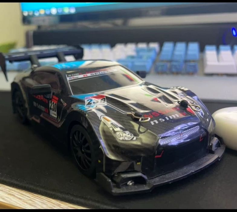 Машинка для дрифта радиоуправляемая машина.