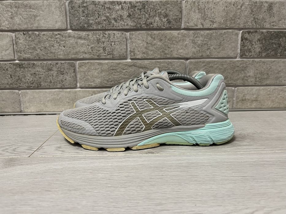 Кросівки жіночі спортивні Asics GT-4000 для бігу, залу 40р. 25,5см