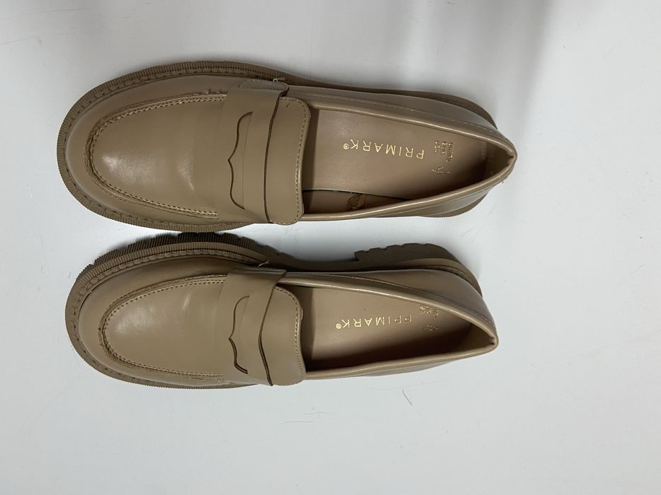 Sapatos cremes da primark sola alta