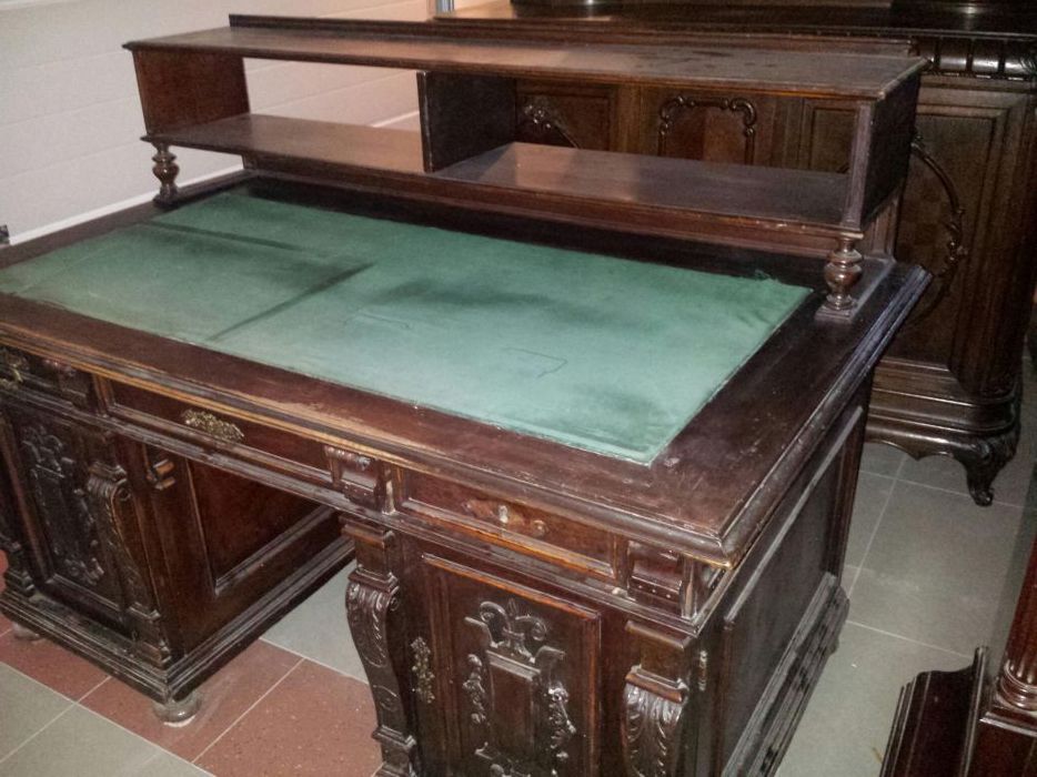 Biurko stare rzeźbione