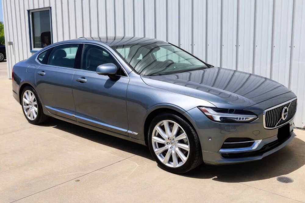 Volvo S90      2018