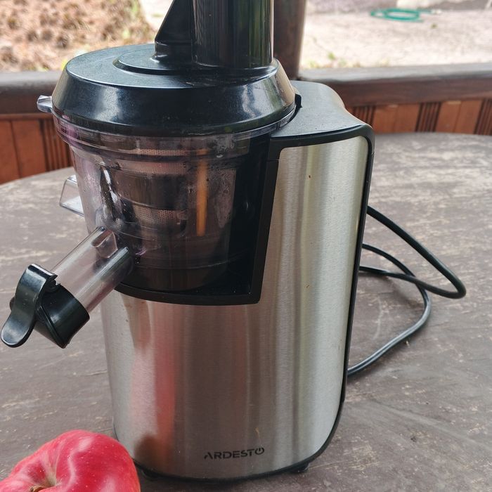 Соковижималка шнекова ARDESTO JEG 1330S