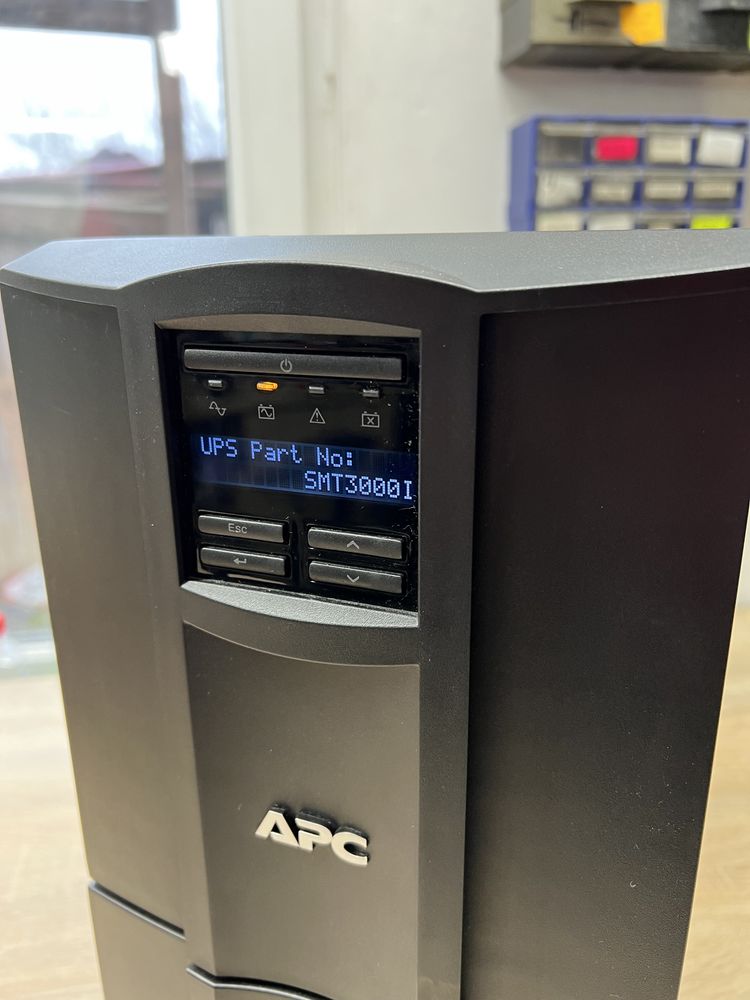 APC Smart-UPS SMT3000i 48v нові аккумулятори 3000 ВА/2700 Вт