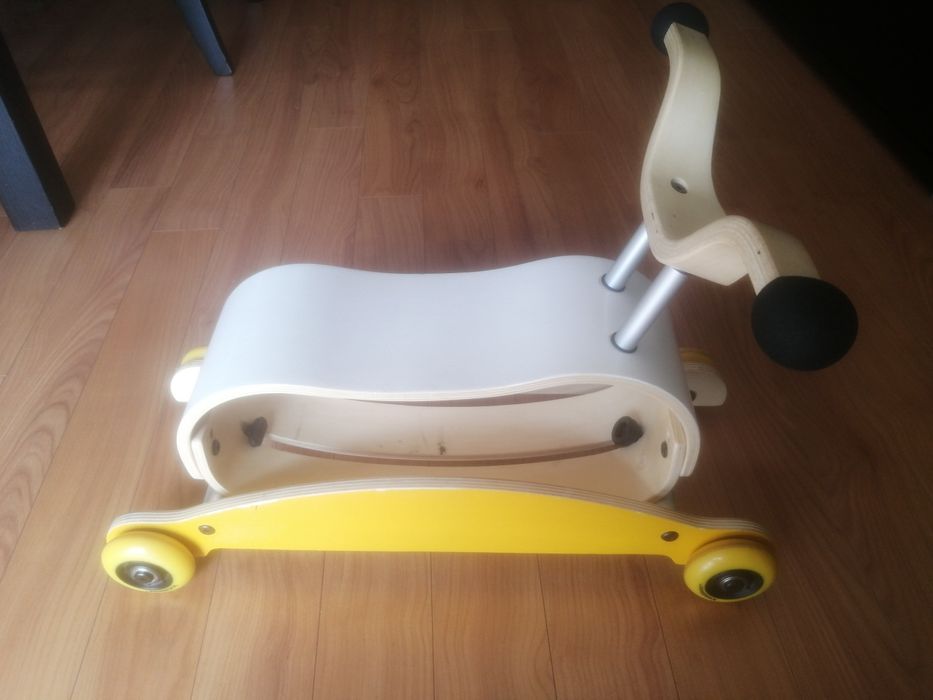 Baloiço com rodas infantil wishbone