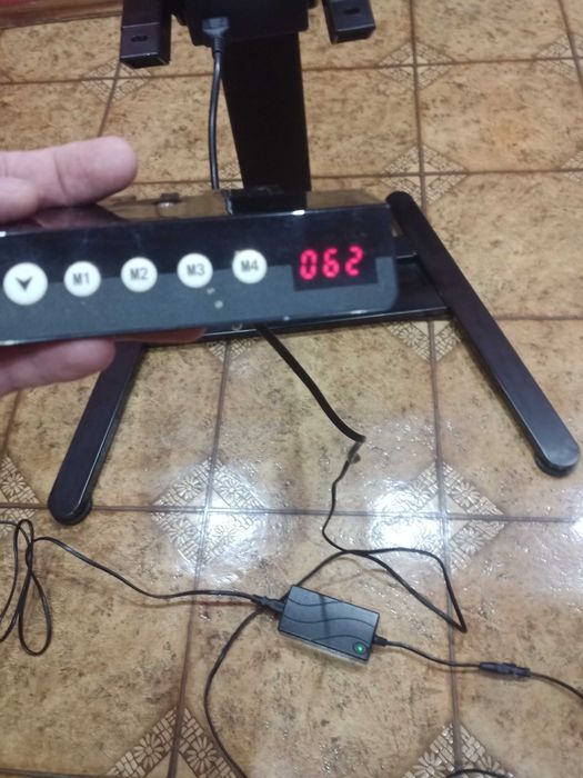 Продаю систему електричних регульованих ніжок E-Table One для столу