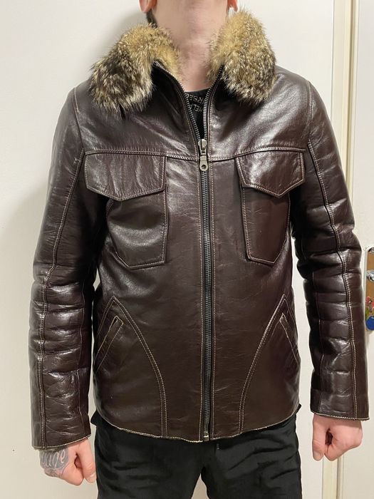 Kurtka z prawdziwej skory, z kolnierzem z futra wilka