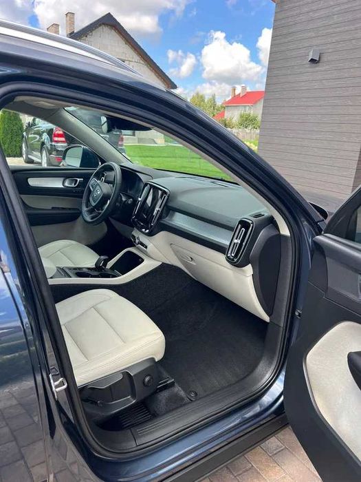 Volvo XC40  2021