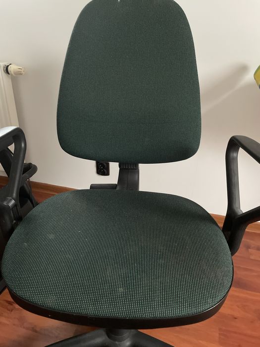 Krzesło obrotowe zielone