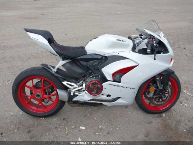 Ducati Panigale V2 2023