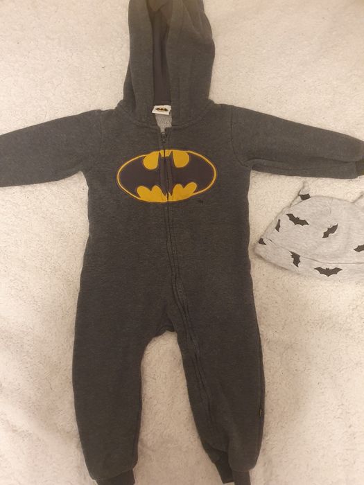 Zestaw kombinezon jesienny pajacyk czapka Batman 80 cm