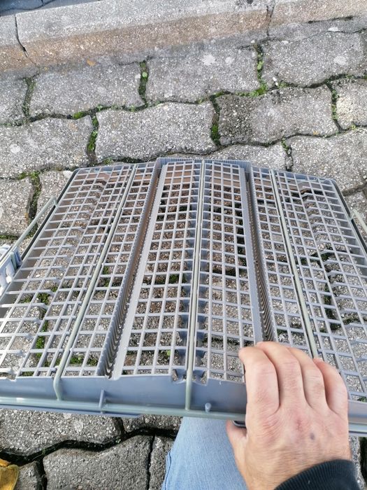 Terceiro cesto de máquina de lavar louça Siemens