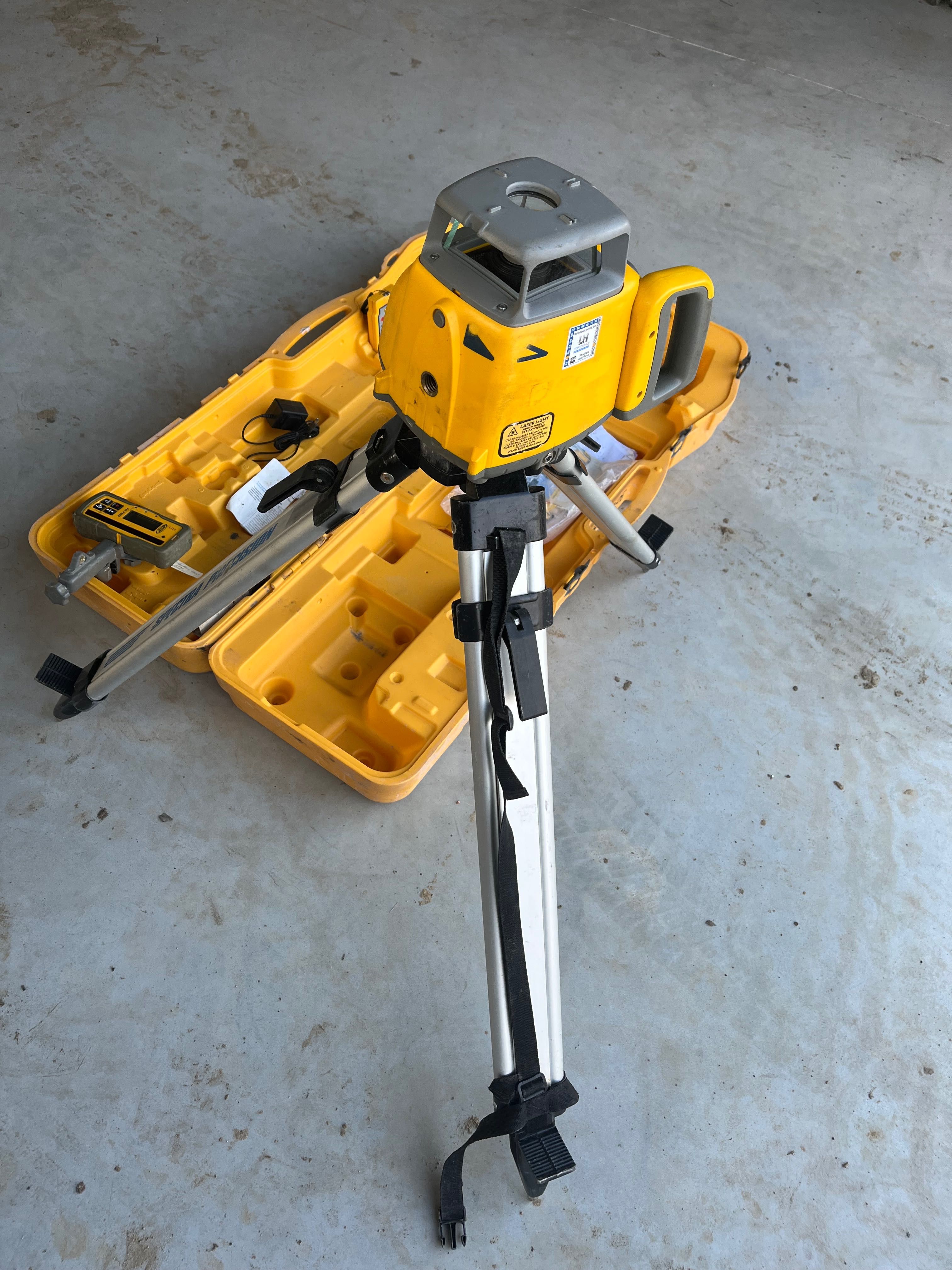 Niwelator laserowy leica spectra hv302 hv301 rugby duży zestaw ze stat
