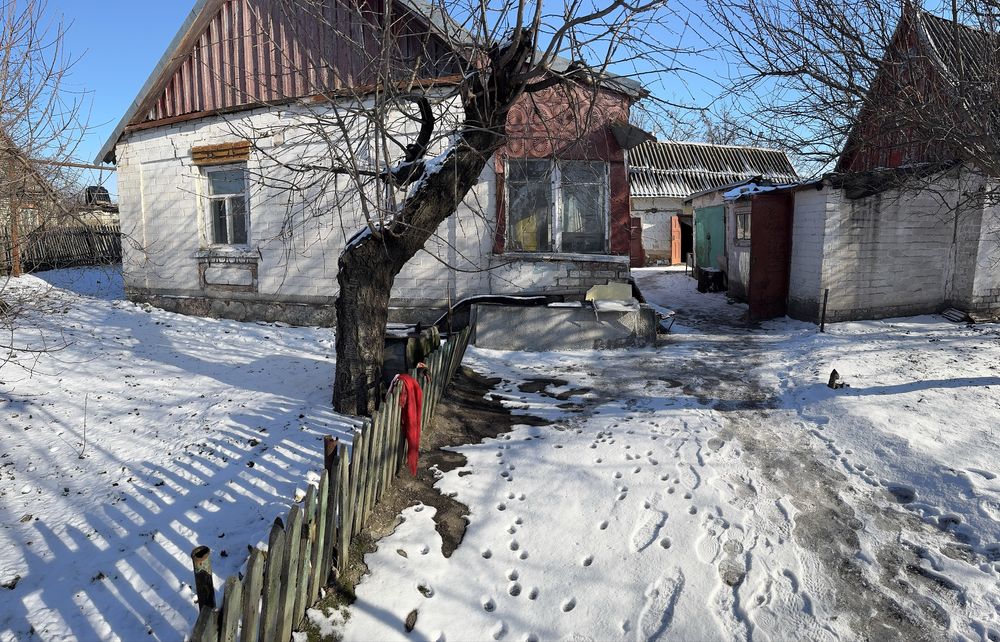 Продається будинок в селі Лозуватка .