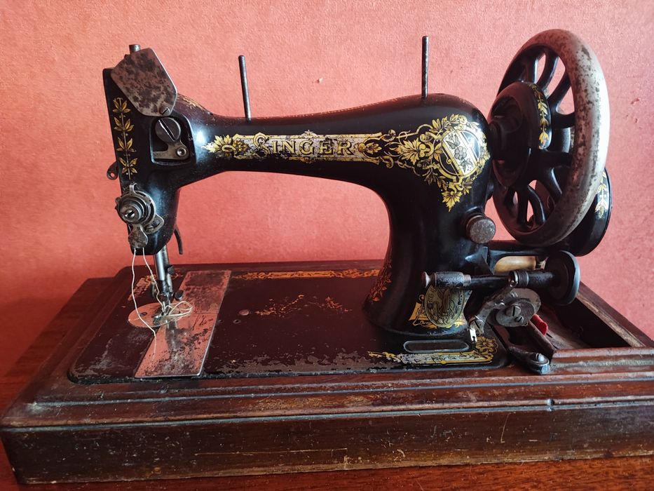 Швейная машинка б/у, рабочая