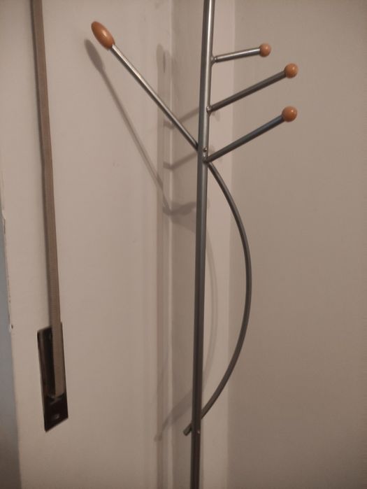 Bengaleiro de Pé Moderno Metal e Madeira