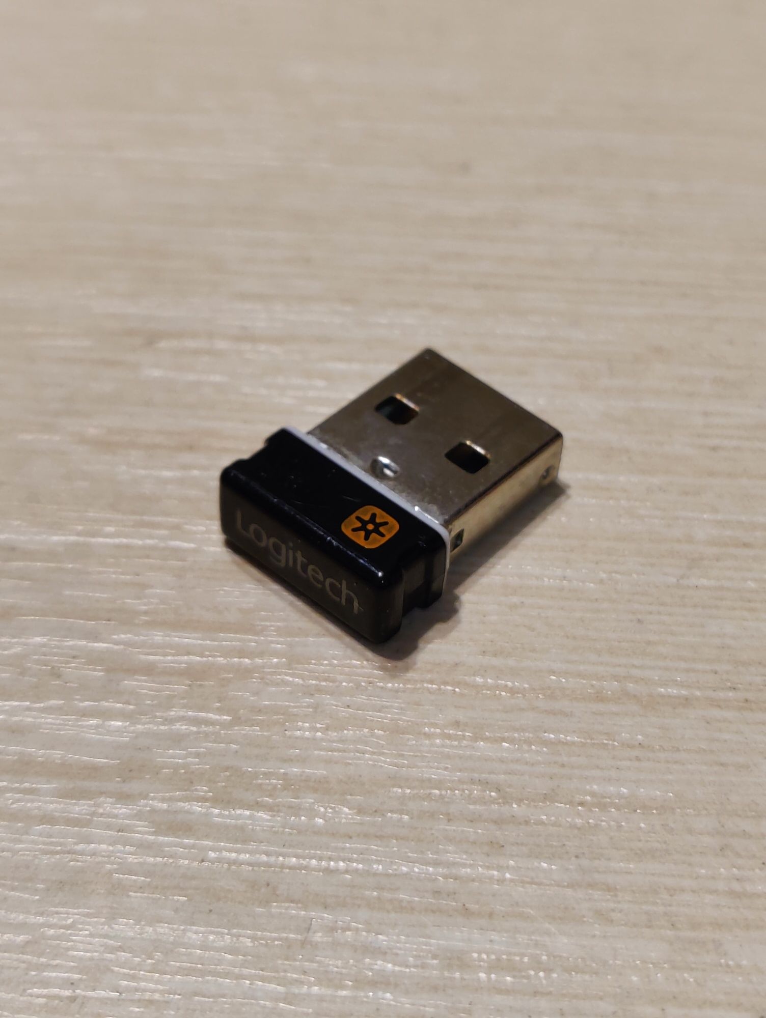Беспроводная мышка Logitech M215