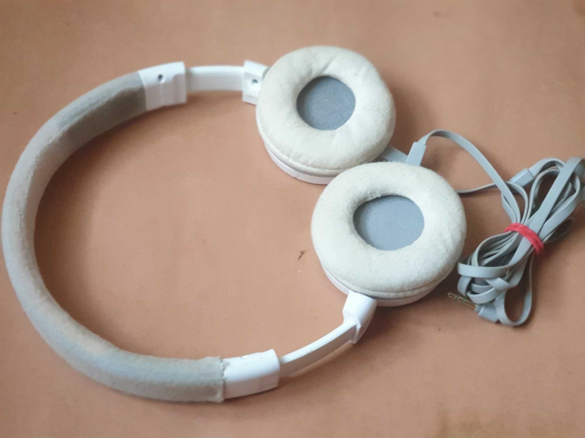 Słuchawki SONY MDR-ZX600
Średnica gąbek: 7,5cm