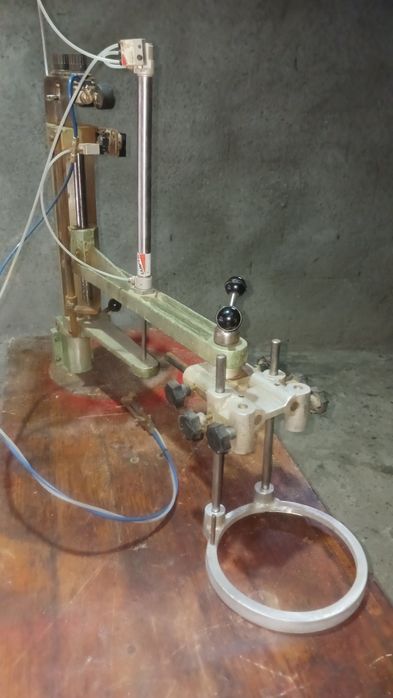 Suporte de segurança para tupias manuais.