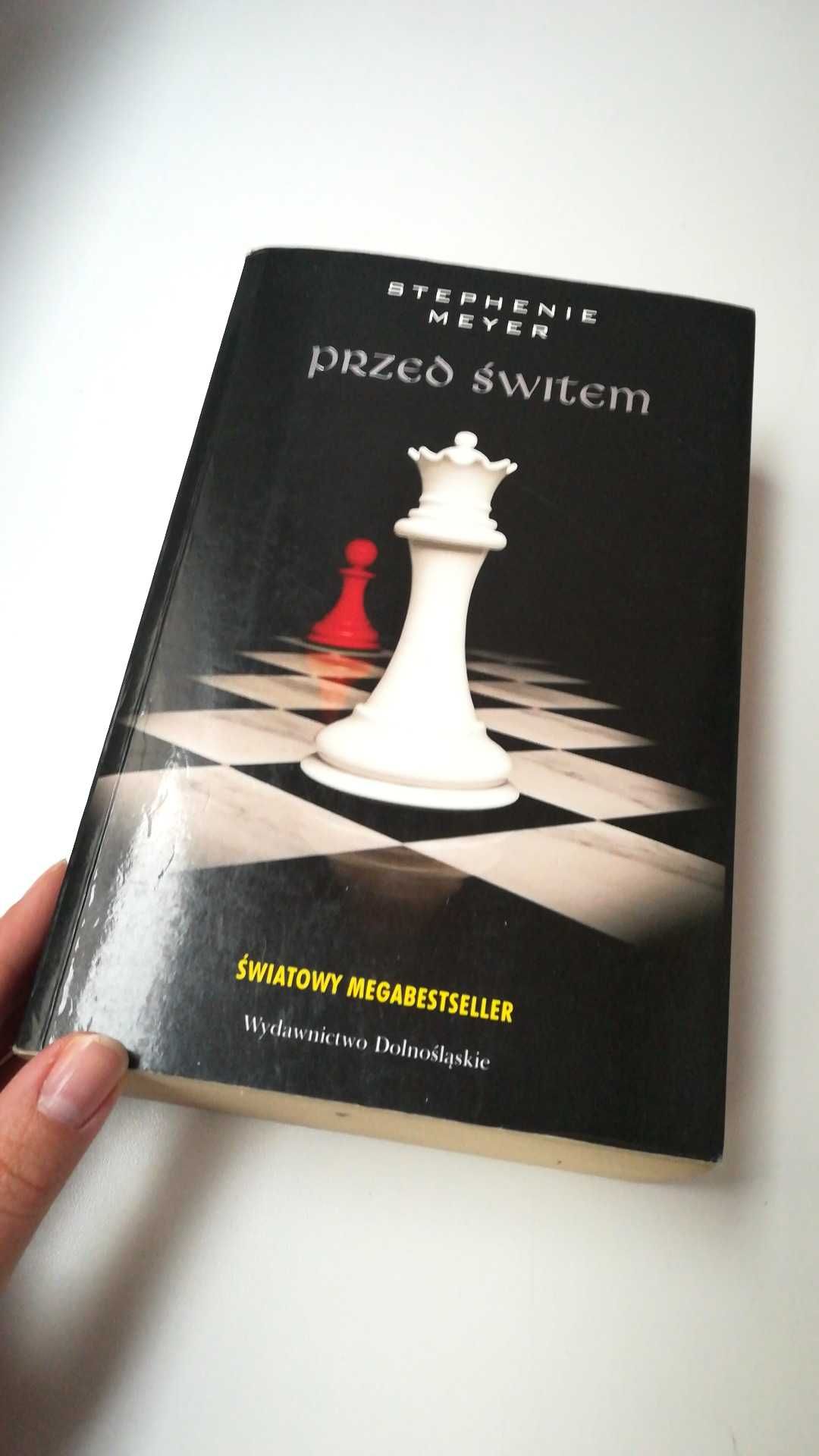 Książka "Przed Świtem" saga Zmierzch