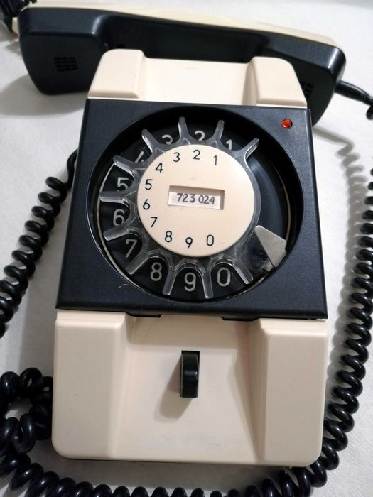 Stary telefon stacjonarny Telkom RWT Bartek T9/J beżowy PRL