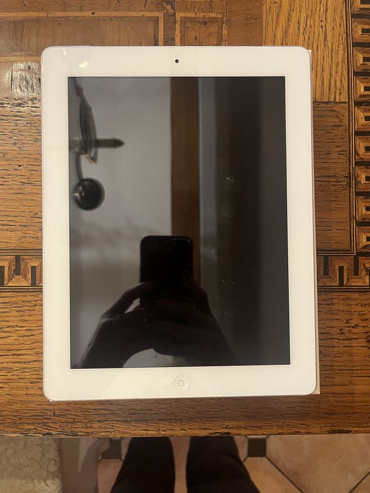iPad 2 MC982PL/A Wi-Fi 3G 16GB White