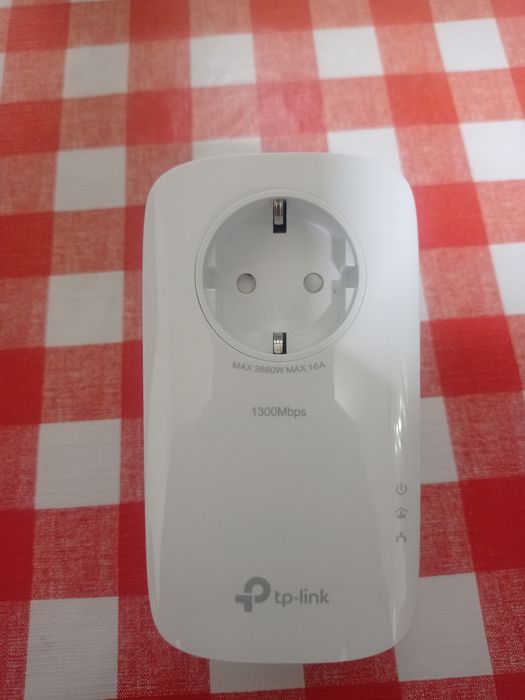 TP-Link TL - PA8010P Kit de início Powerline Passthrough Gigabit AV130