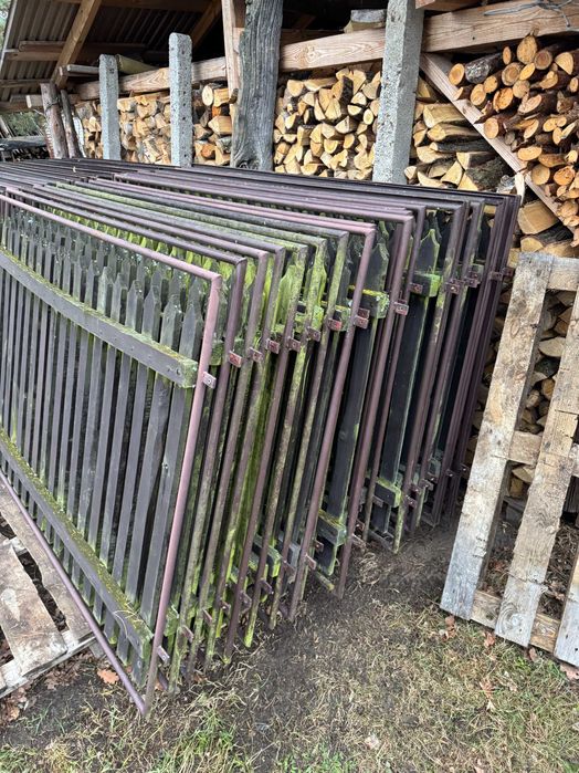płot przęsła 90 mb ze słupkami