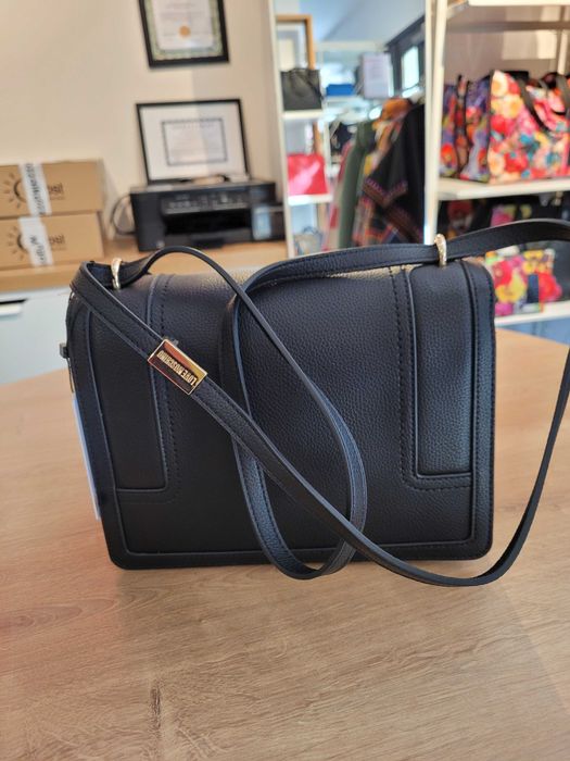 Love Moschino torebka typu listonoszka czarna