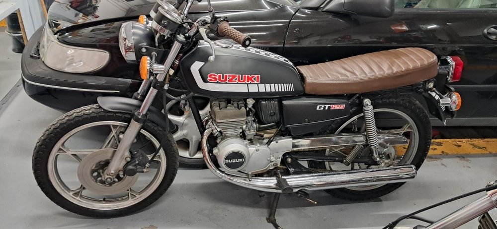 Suzuki GT 125 dwucylindrowy dwusów