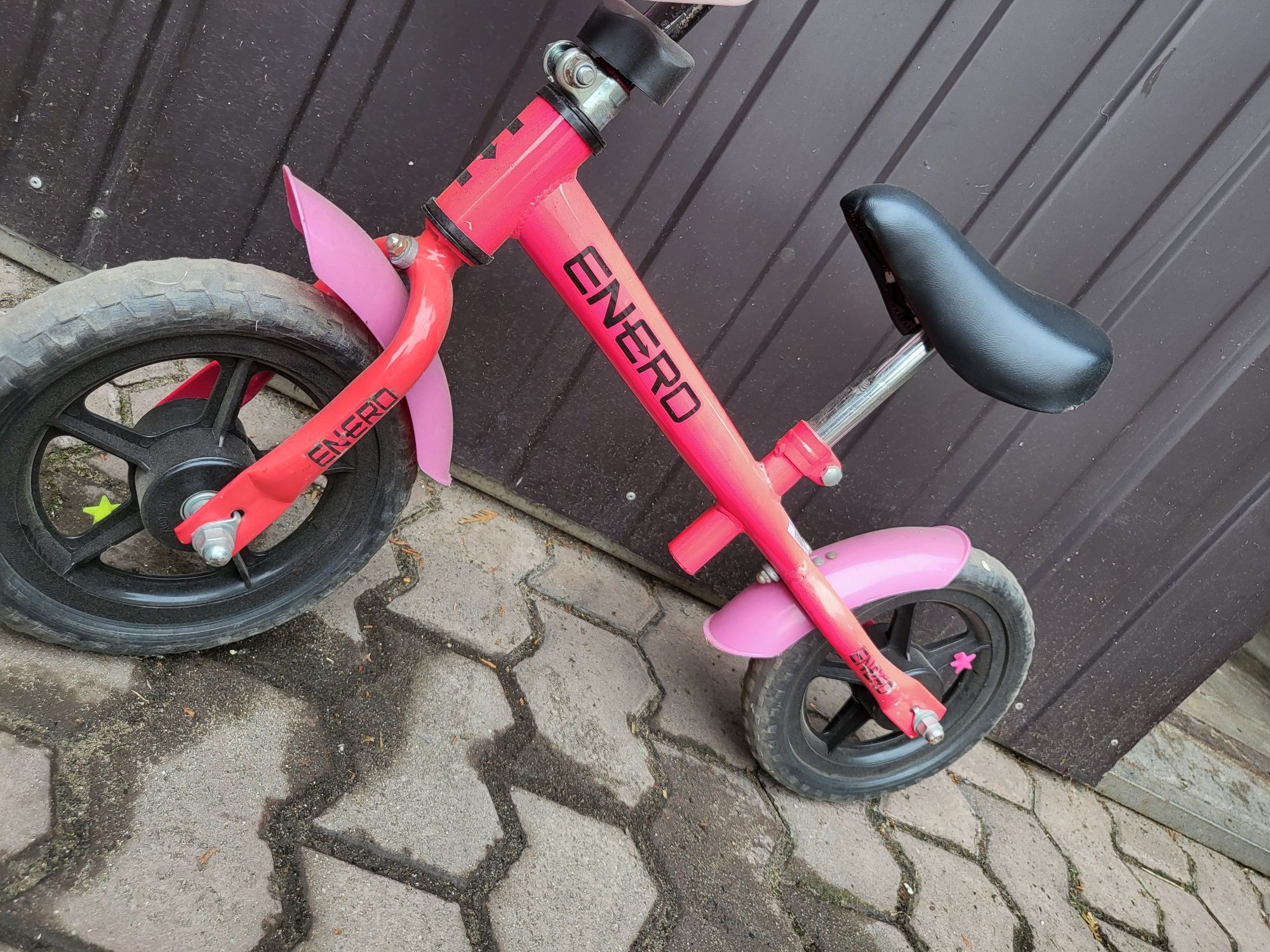 rowerek biegowy; różowy