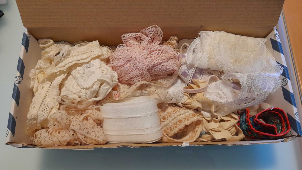 Fechos novos e usados e outras coisas de costura