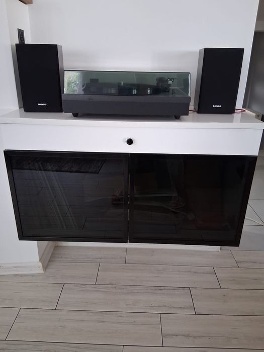 Gramofon Lenco wraz z szafką