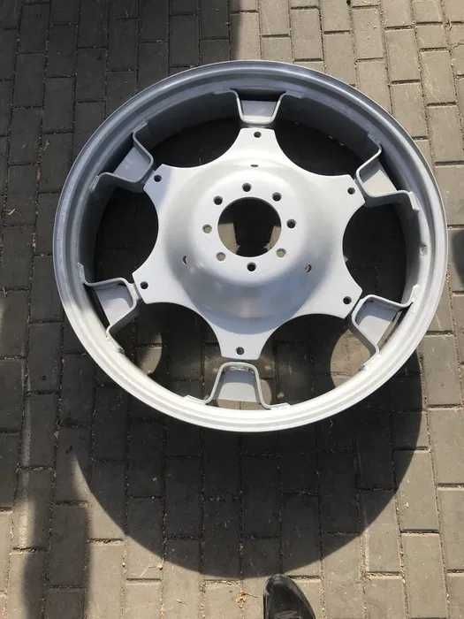 Obręcz koła W8-36 z gwiazdą Ursus C360 wąskie 8-36