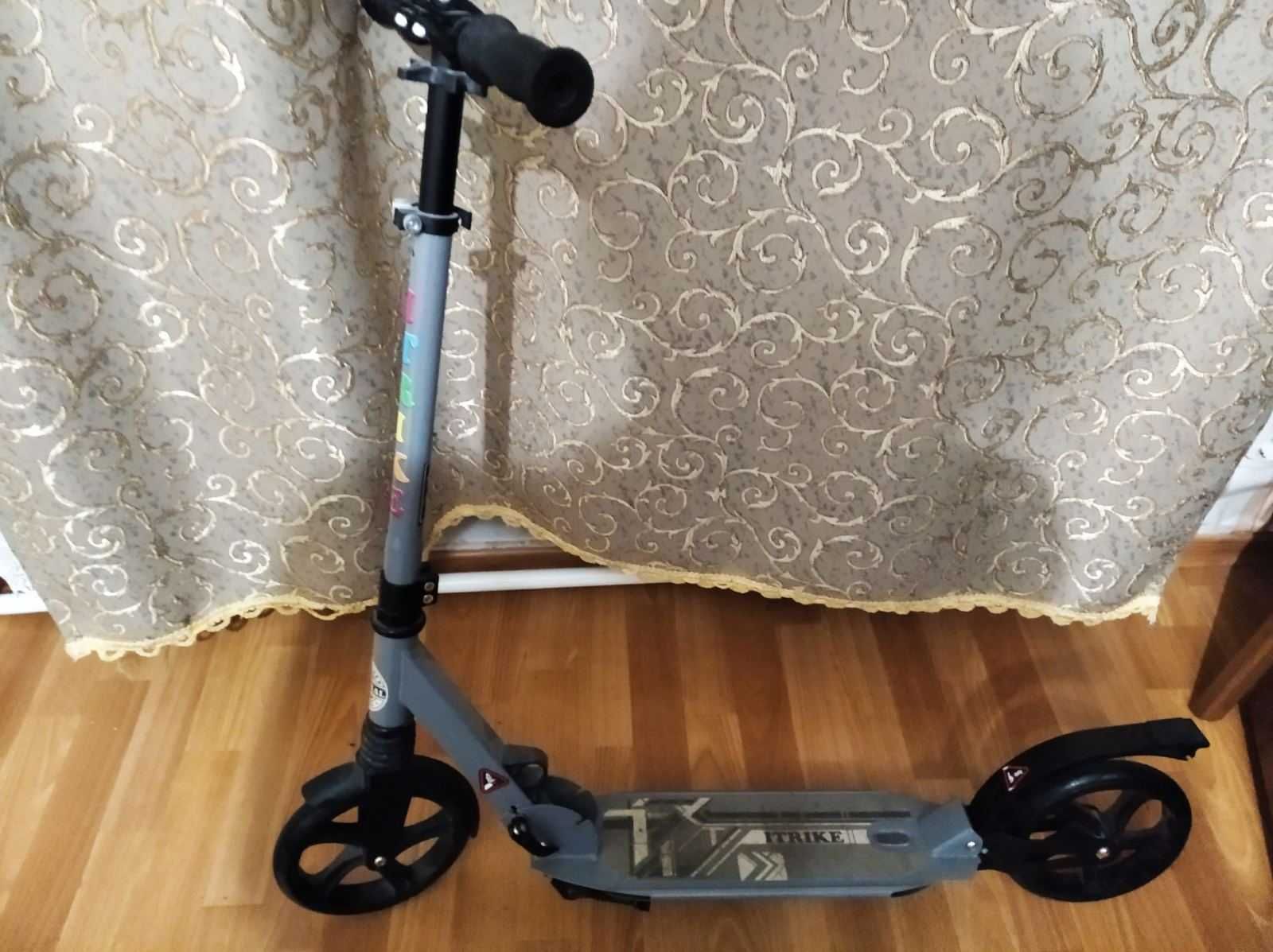 Самокат      TRIKE