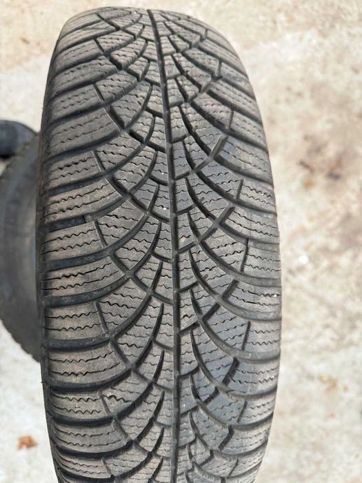 Продам комплект зимних шин Goodyear UltraGrip 9 + 185/65 R15 88T