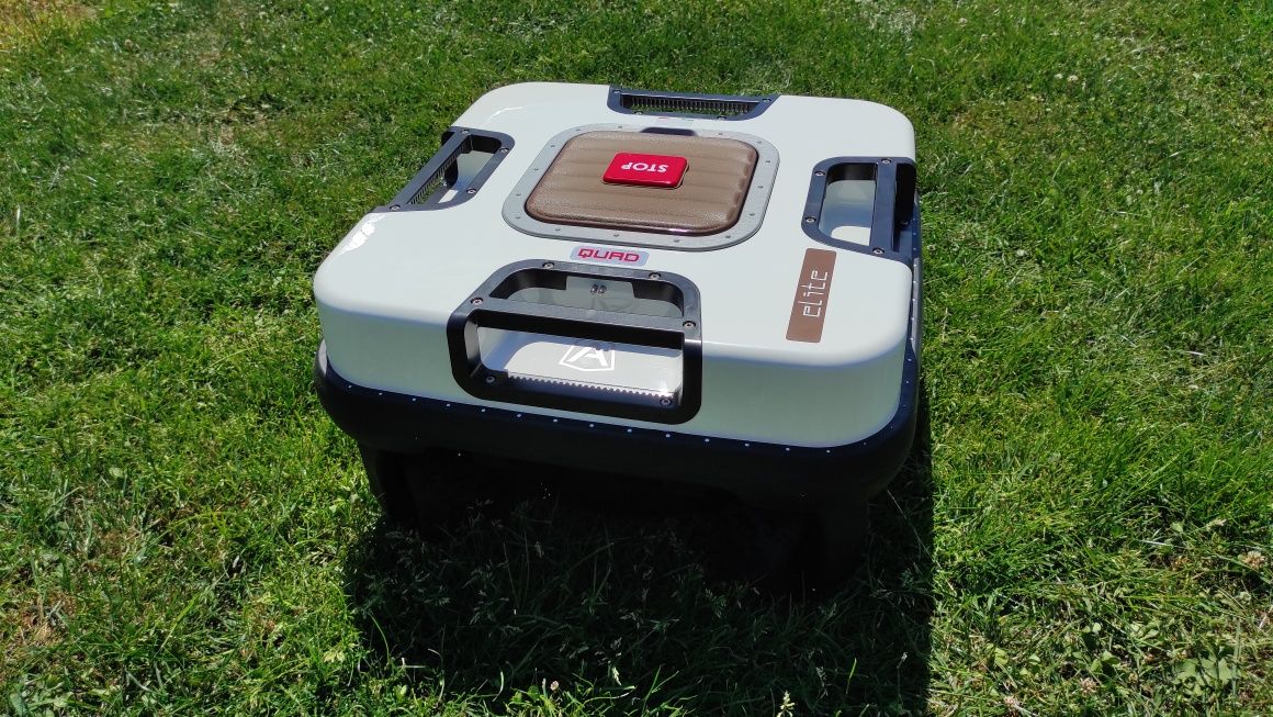 Kosiarka Automatyczna Ambrogio QUAD 4x4  do 3500m2 robot koszący