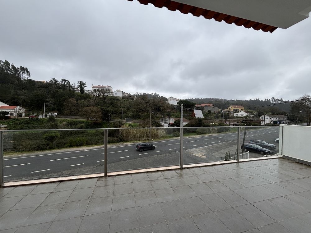 Vivenda com 3 quartos, sala, cozinha, arrecadacao, 3 casas de banho